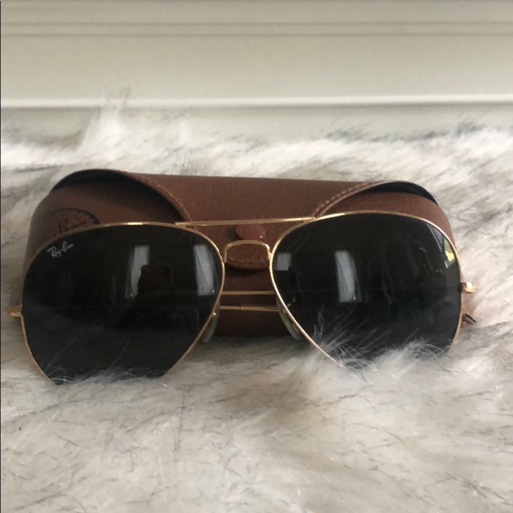 CLASSIC RAY BAN AVIATOR SUNGLASSES